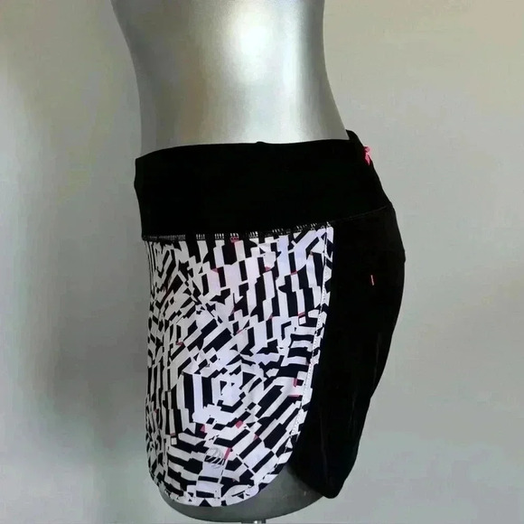 FREE 💟Women’s MPG Active  Lined Shorts - Picture 5 of 16